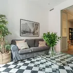 Stylish & Centric- 2Bd 2Bth Magdalena